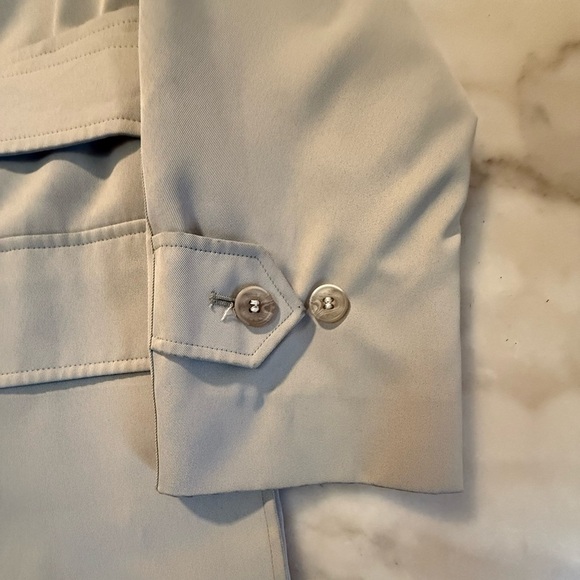 Burberry London women’s Vintage Joce trench Coat - Picture 2 of 15